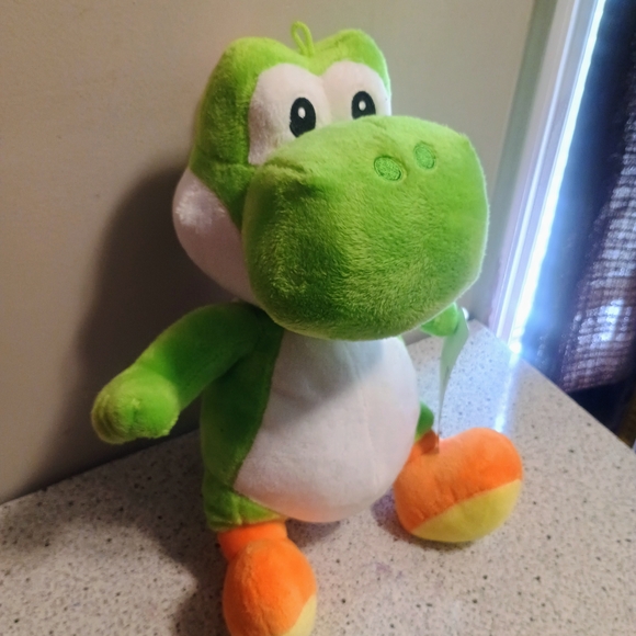 Nintendo Super Mario Yoshi Plush Toy - Picture 3 of 10